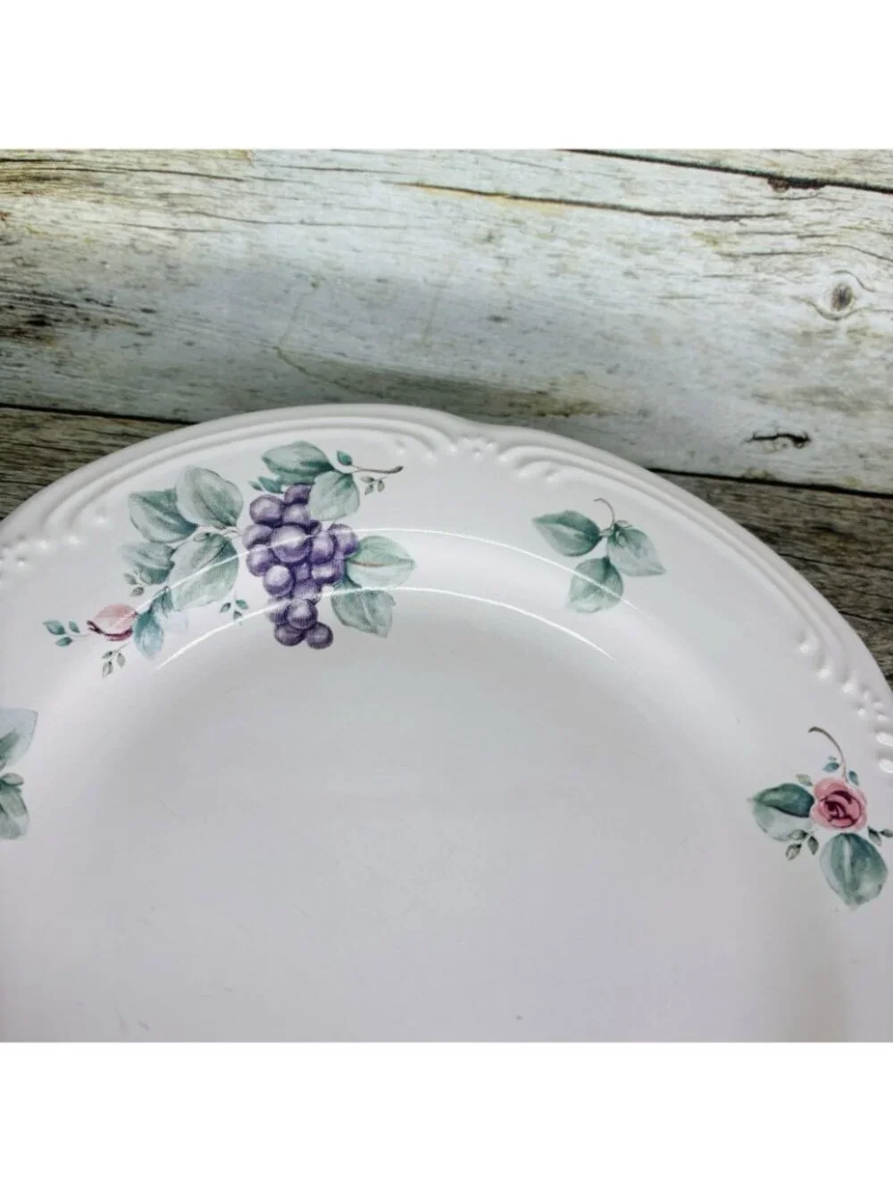 Pfaltzgraff GRAPEVINE Purple Pink Floral Stoneware Embossed Dinner Plates Set 4